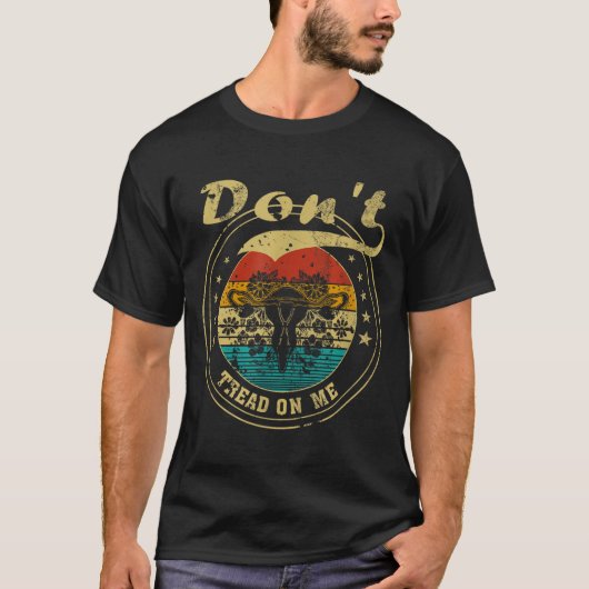 Don’t Tread On Me Uterus  T-Shirt (Vorderseite)