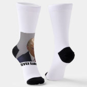 Donald J Trump Tasse Shot - Nie übergeben Long Sle Socken (Gewinkelt)
