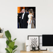 Donald & Melania Trump am Tag der Amtseinführung Poster (Heimbüro)