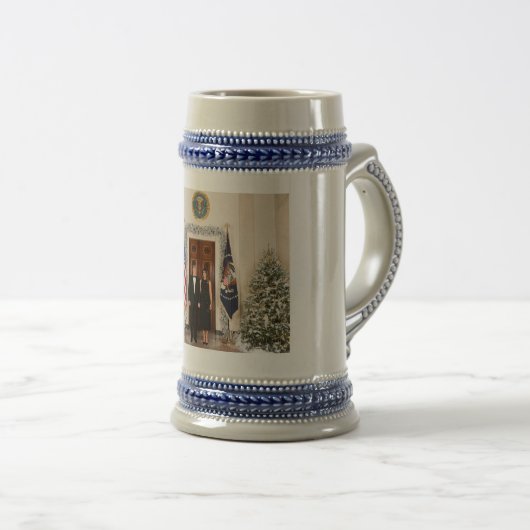 Donald & Melania Trumps Weihnachtsweißhaus Bierglas (VorderseiteRechts)
