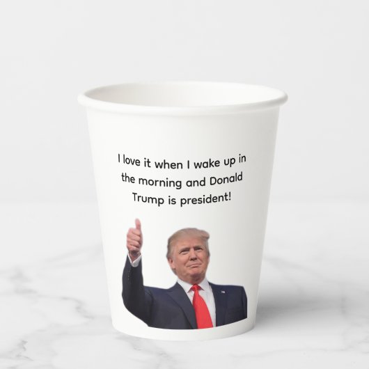 Donald Trump 2024 Pappbecher (Vorderseite)