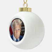 Donald Trump 2025 US-Präsident Portrait Keramik Kugel-Ornament (Rechts)