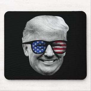 Donald Trump - Amerikanische Flagge am 4. Juli Mousepad