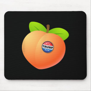 Donald Trump anklagen - Pfirsich mit Trump-Knopf A Mousepad