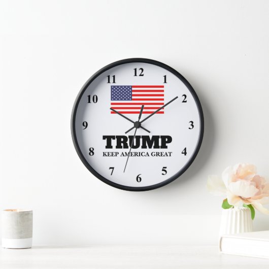 Donald Trump Behielt Amerika Wanduhr unter der Fla (Zuhause)