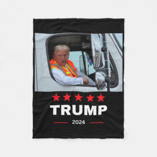 Donald Trump fährt in riesigem Lastwagen 2 Fleecedecke