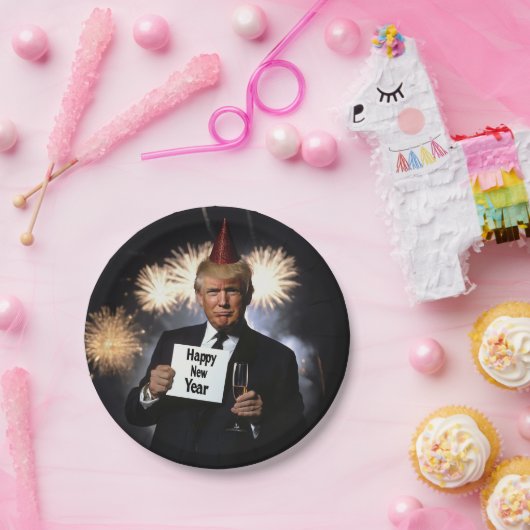 Donald Trump feiert Neujahr im Stil Pappteller (Party)