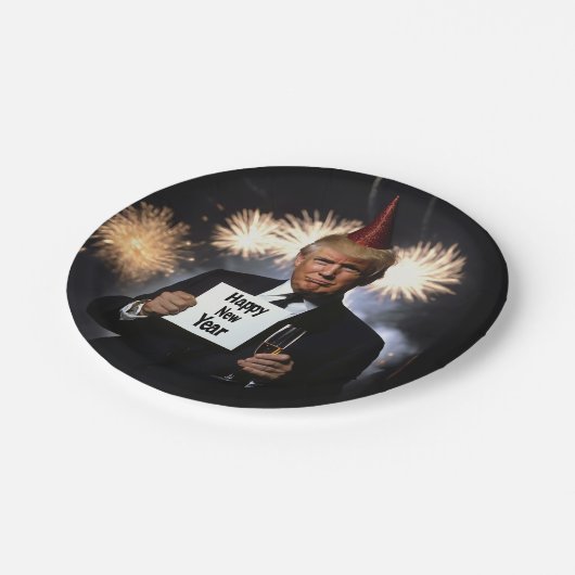 Donald Trump feiert Neujahr im Stil Pappteller (Schrägansicht)