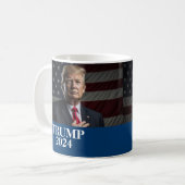 Donald Trump Foto - Trump 2024 Behalte Amerika gro Kaffeetasse (Vorderseite Links)
