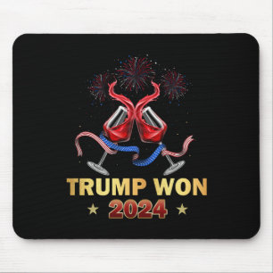 Donald Trump gewinnt den Wahlsieger 2024 Mousepad