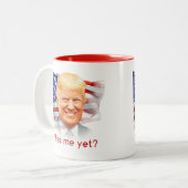 Donald Trump hat mich doch verfehlt? Zweifarbige Tasse (Vorderseite Links)
