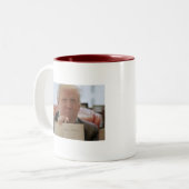 Donald Trump Holding Bibel - 11oz Zwei-Tone-Kaffee Zweifarbige Tasse (Vorderseite Links)