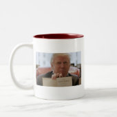 Donald Trump Holding Bibel - 11oz Zwei-Tone-Kaffee Zweifarbige Tasse (Links)