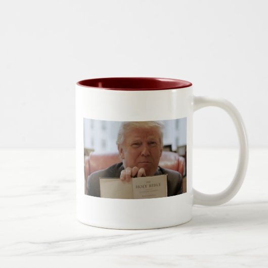 Donald Trump Holding Bibel - 11oz Zwei-Tone-Kaffee Zweifarbige Tasse (Rechts)