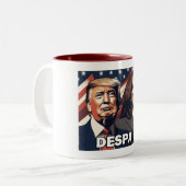 Donald Trump Kamala Harris Despair Zweifarbige Tasse (Vorderseite Links)