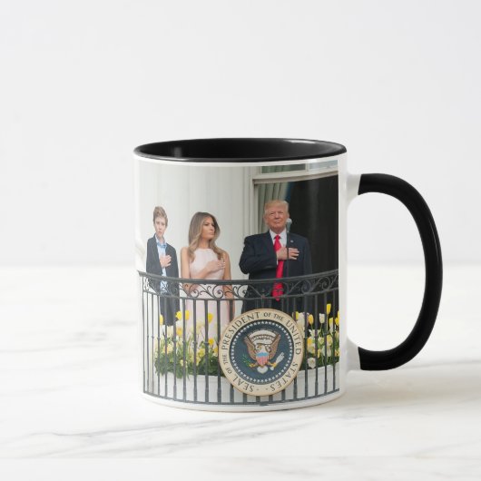 Donald Trump, mit Melania u. Barron am Weißen Haus Tasse (Rechts)