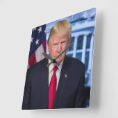 Donald Trump Official Presidential Portrait Quadratische Wanduhr (Winkel)