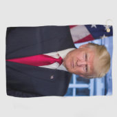 Donald Trump Offizielles Präsidentenportrait Golfhandtuch (Horizontal)