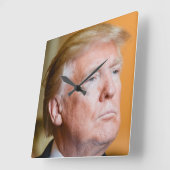 Donald Trump Portrait Quadratische Wanduhr (Winkel)