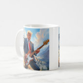 Donald Trump spielt Electric Bass Mount Rushmore Kaffeetasse (Vorderseite Links)