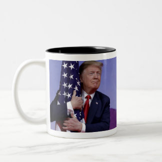 Donald Trump und die Flagge Zweifarbige Tasse