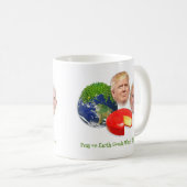 Donald- Trumperbsen auf Männern des Erdgouda-Rad-2 Kaffeetasse (VorderseiteRechts)