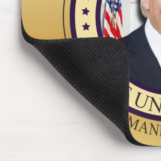 DONALD- TRUMPkommandant - HEREIN - HAUPTgold Mousepad (Ecke)