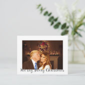 Donald und Melania: Wir sagen Frohe Weihnachten! Postkarte (Stehend Vorderseite)