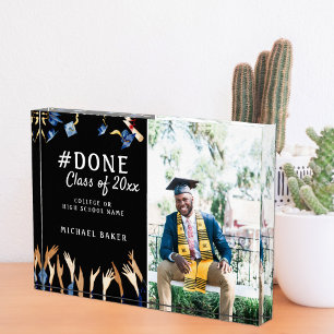 #Done   Einfache Graduate Name Class Year & School Fotoblock