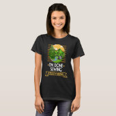 Done Sewing Lets Go Camping Quilting Nature Lover T-Shirt (Vorne ganz)