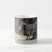Donkey am Tor Kaffeetasse (Mittel)