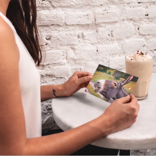 Donkey lächeln in einer Weide Postkarte