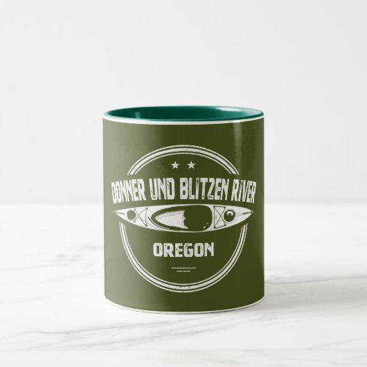 Donner und Blitzen Fluss Oregon Kayaking Zweifarbige Tasse (Mittel)