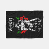 Dont Be A Lady Be A Legend Skull Floral Womens Fl Fleecedecke (Vorderseite (Horizontal))