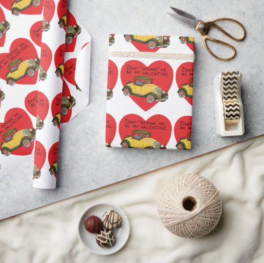 Don't Dodge Me, Be My Valentine! Retro Valentine Geschenkpapier (Kunsthandwerk)