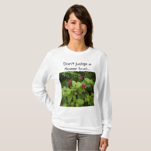 Don't Judge: Thema Blume T-Shirt