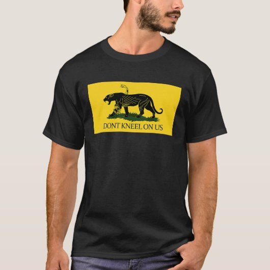 DONT KNEEL AUF US-Gadsden Flag Black Panther Snake T-Shirt (Vorderseite)