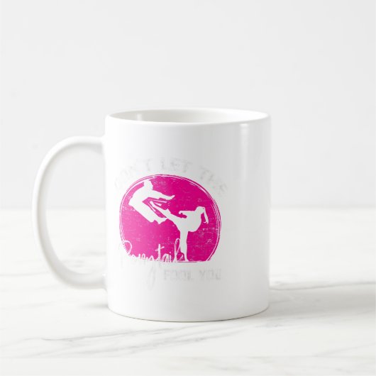Dont Let The Ponytail Fool You Funny Karate Gift Kaffeetasse (Links)