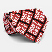 Don't Obey Portland Frog Protest Krawatte (Gerollt)