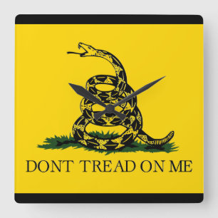 Don't Tread Man Quadratische Wanduhr