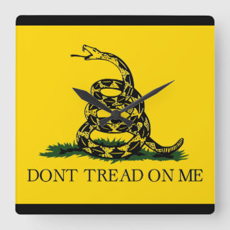 Don't Tread Man Quadratische Wanduhr