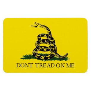 DONT TREAD ON ME Rattlesnake Snake Revolution Flag Magnet