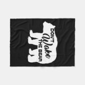 Don't Wake The Bear Funny Bear Silhouette Graphic  Fleecedecke (Vorderseite (Horizontal))