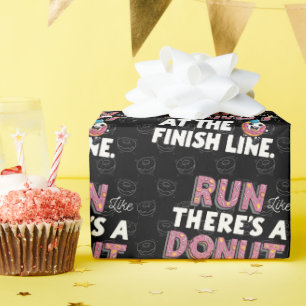 Donut auf der finish Line Funny Fitness Motivation Geschenkpapier