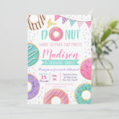 Donut Birthday Einladungen (Stehend Vorderseite)