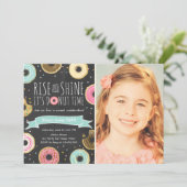 Donut Birthday Party Einladung Rise und Shine (Stehend Vorderseite)