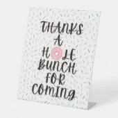 Donut Birthday Table Pedestal-Zeichen Sockelschild (Vorderseite)