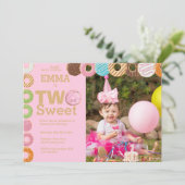 Donut Birthday | Zwei Süßigkeiten Einladung (Stehend Vorderseite)