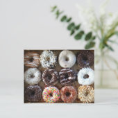 Donut Dozen Geburtstag Postkarte (Stehend Vorderseite)