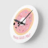 "Donut" Durcheinander mit mir Runde Wanduhr (Winkel)